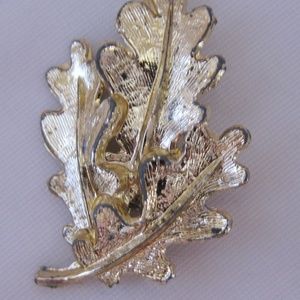 Vintage gold leaf brooch